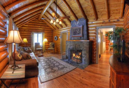 Historic Log Cabin #14 at Horse Creek Resort - photo 6