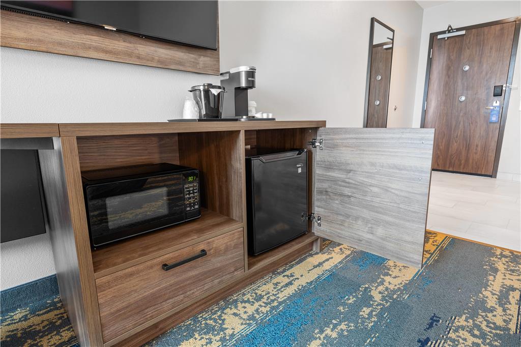 La Quinta Inn & Suites by Wyndham La Habra - photo 48