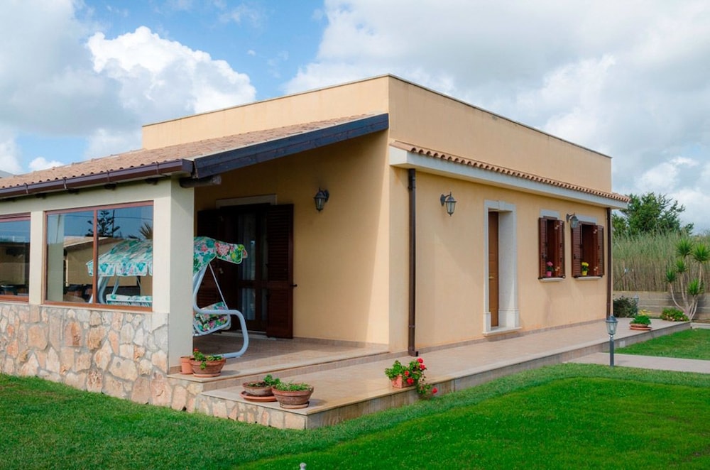 Villa Vacanza La Tonnara — 4-Star Luxury Hotel in Ispica, Italy