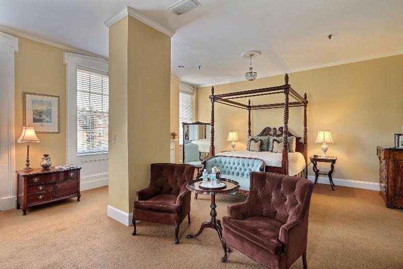 The Presidents Quarters Inn - featured photo