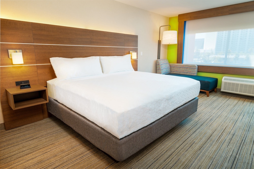 Holiday Inn Express & Suites Las Vegas E Tropicana by IHG - photo 12