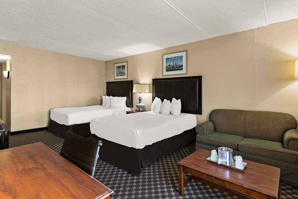 Hotel RL Cleveland Airport West - photo 5