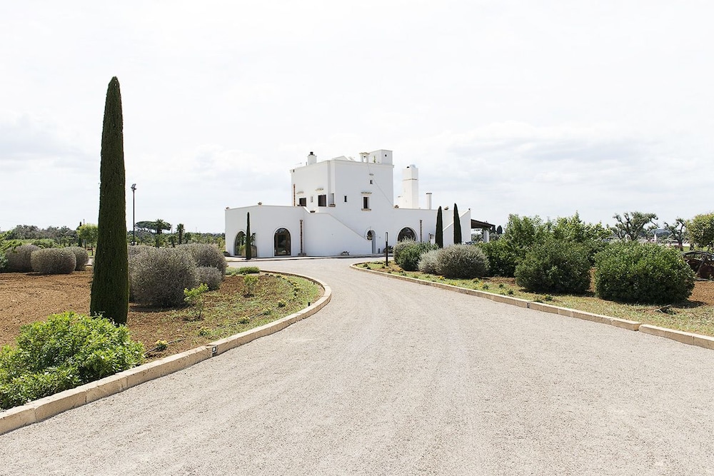 Tenuta Yala — 4-Star Luxury Hotel in Parabita, Italy