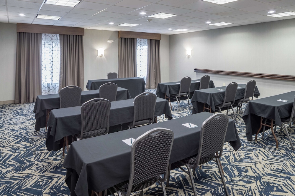 Homewood Suites by Hilton Cedar Rapids North - photo 29