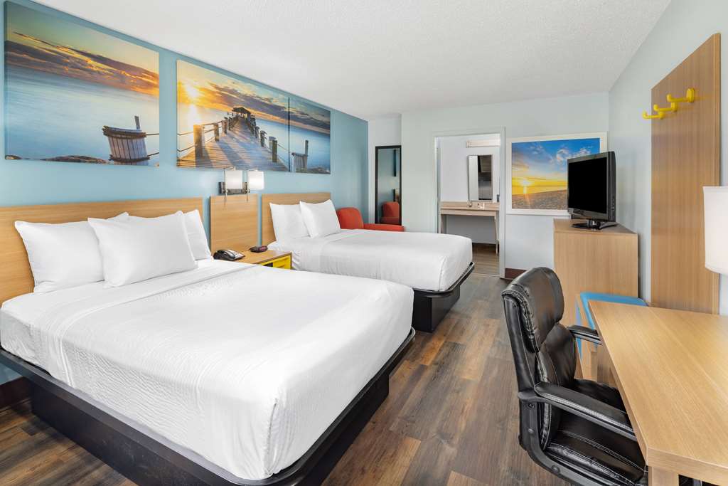 Days Inn by Wyndham Pensacola I 10 - photo 15
