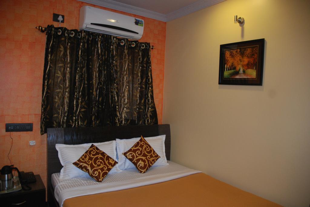 OYO 76488 Hotel Impex Residency