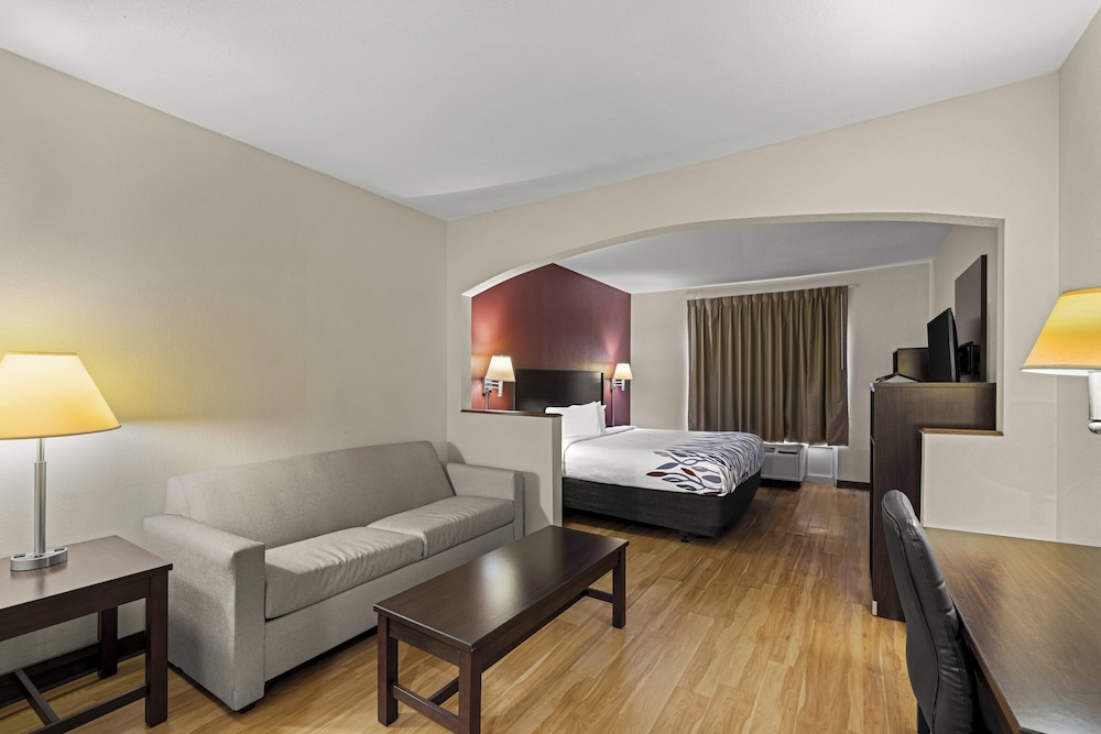 Red Roof Inn & Suites Albany GA - photo 6