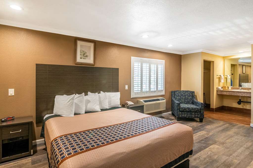 Rodeway Inn Artesia Cerritos - photo 14