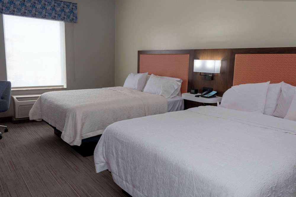 Hampton Inn & Suites Riverton - photo 11