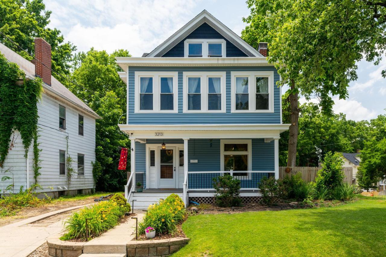 Modern Oakley Retreat King Bed Free Parking Centrally Located in Cincinnati, United States