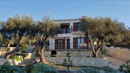 Villa Danae — 4-Star Luxury Hotel in Gaios, Greece