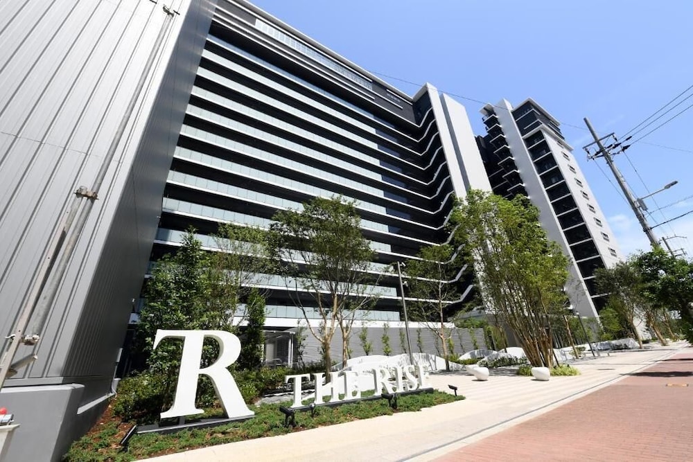 The Rise Osaka Universal Bayside — 4-Star Luxury Hotel in Osaka, Japan