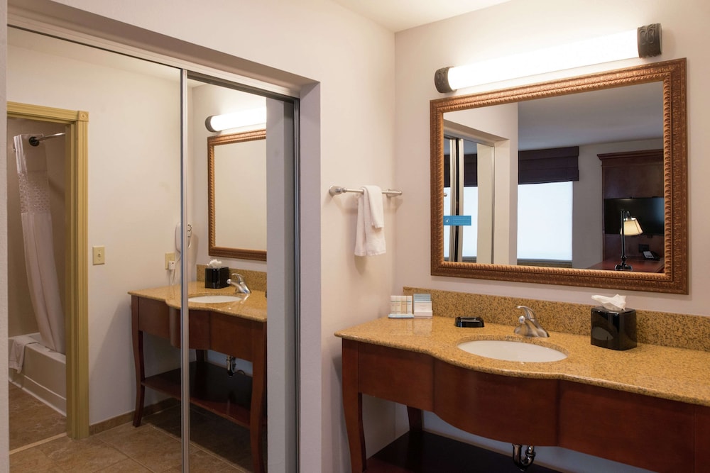 Hampton Inn & Suites Rifle - photo 37