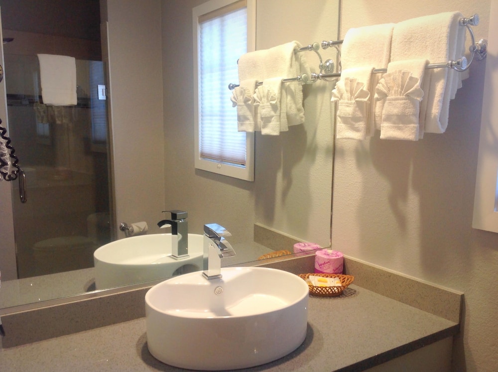 FairBridge Inn & Suites Merced Gateway to Yosemite - photo 15