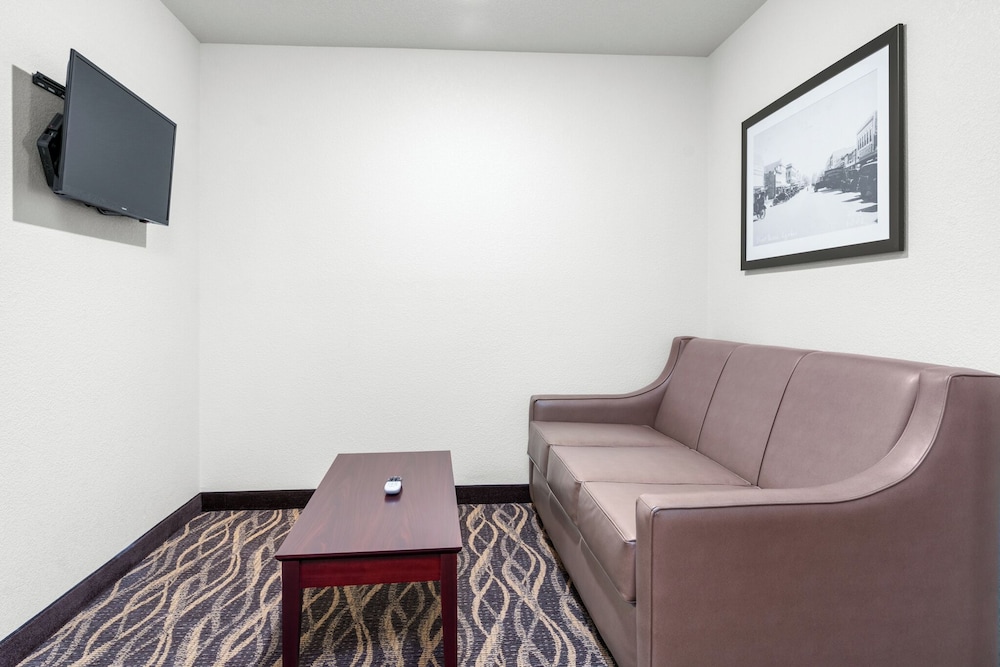 Cobblestone Hotel & Suites Lynden - photo 44