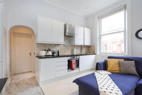 Cosy Kensington flat 2 min to tube — 4-Star Luxury Hotel in London, United Kingdom