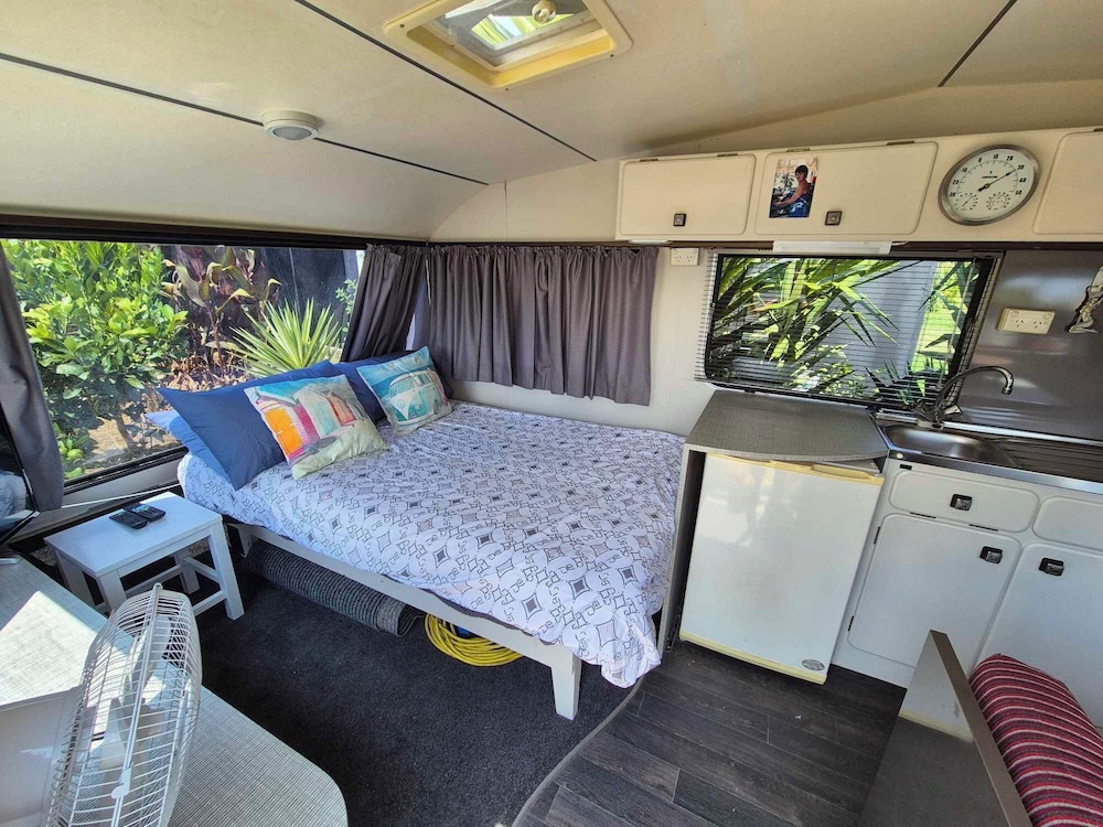 Chillin n Grillin - carbon neutral hotel in Unknown City