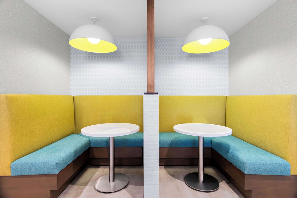 Hampton Inn & Suites by Hilton Chicago Medical District UIC - photo 54