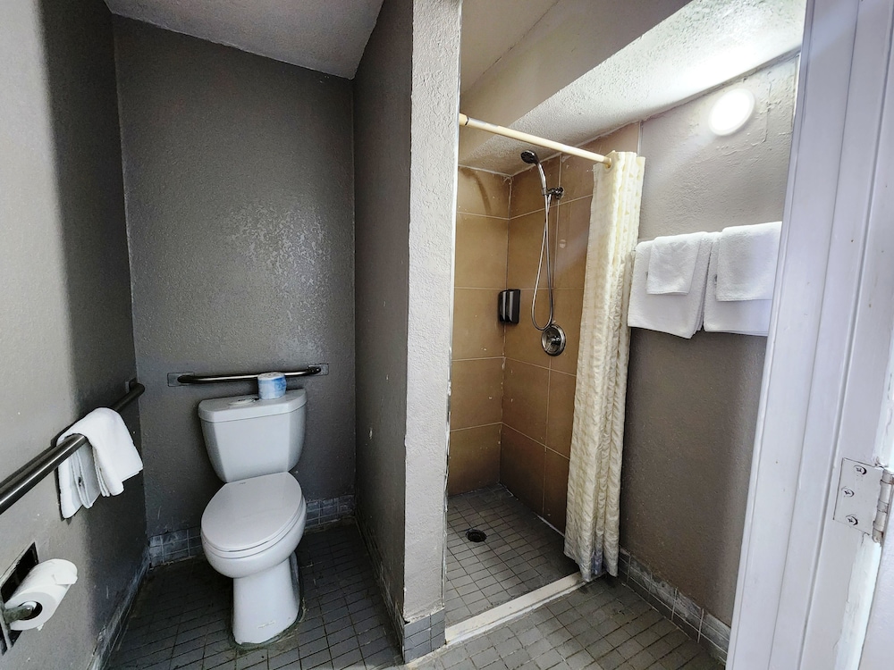 Motel6 North Little Rock AR - photo 37