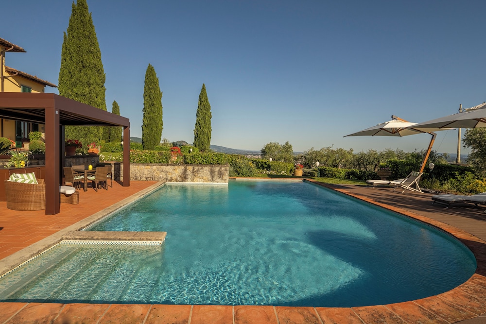 Villa Alessia Pool Wellness And Nature — 4-Star Luxury Hotel in Massa, Italy
