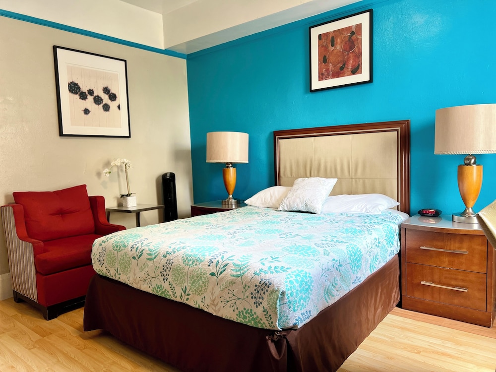 Admiral Hotel - photo 7