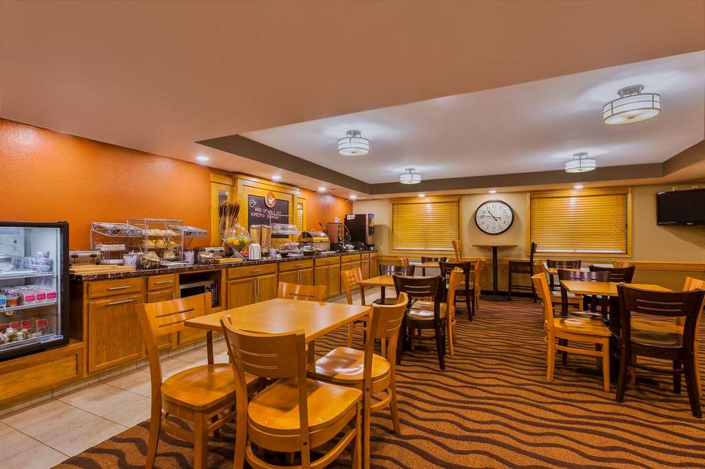 AmericInn by Wyndham Algona - photo 8