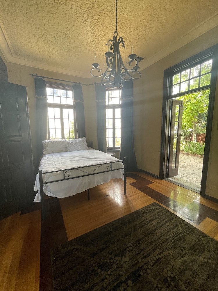 Young Mansion - photo 15