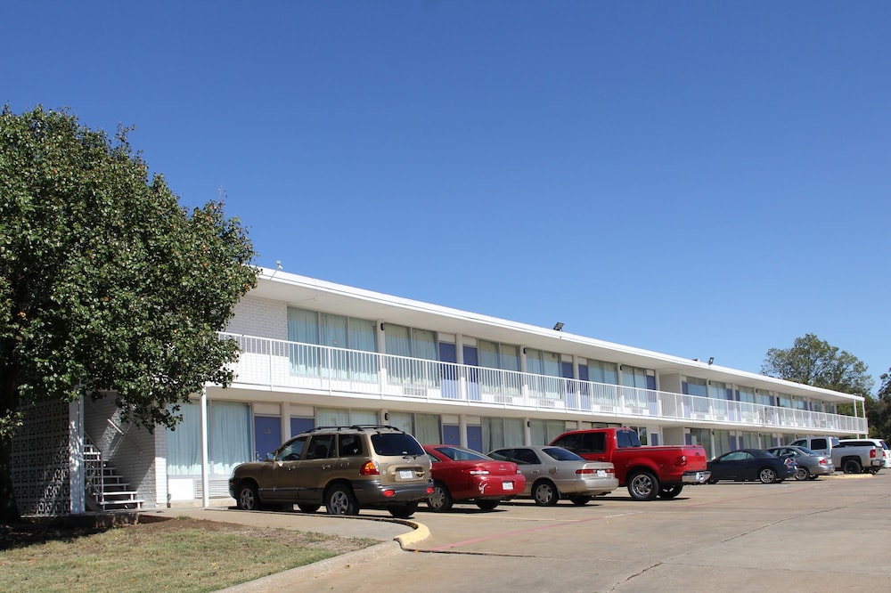 LoneStar Inn & Suites - photo 19