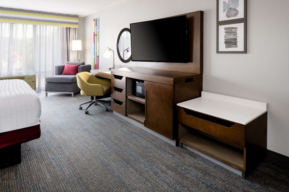 Hampton Inn Richmond Southwest Hull Street - photo 13