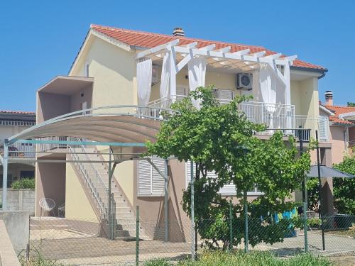 Dream Apartments Ferienhaus Tribunj A1 & A2 — 4-Star Luxury Hotel in Tribunj, Croatia