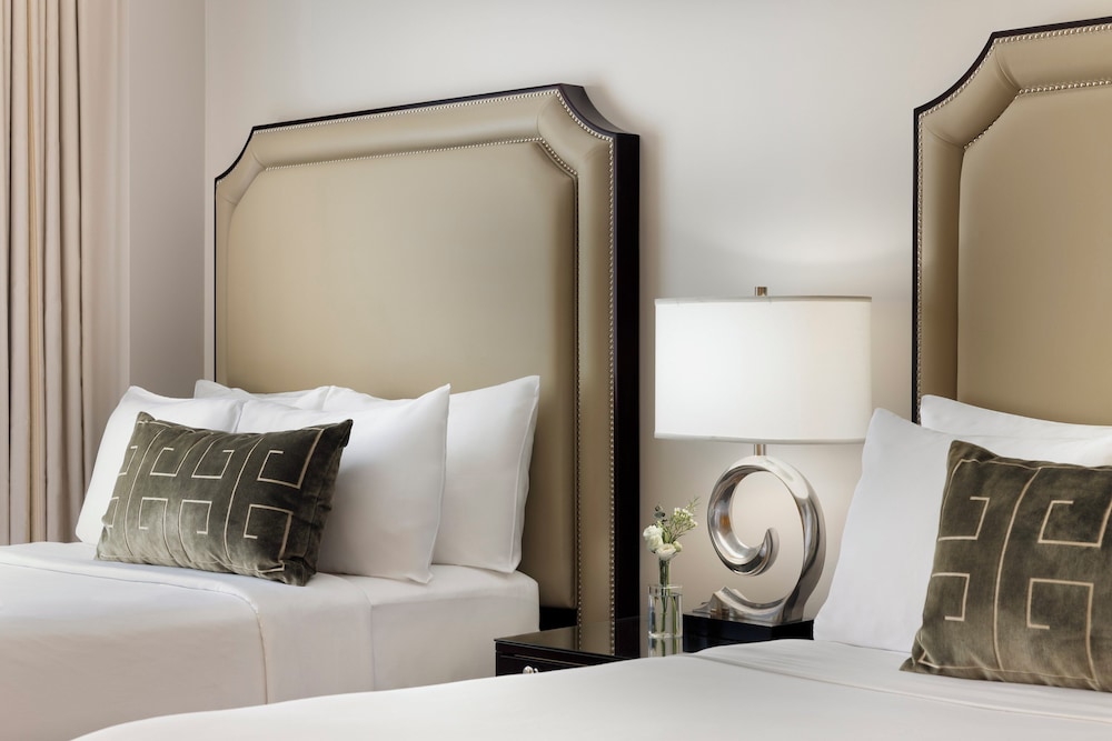 Omni Berkshire Place - photo 85