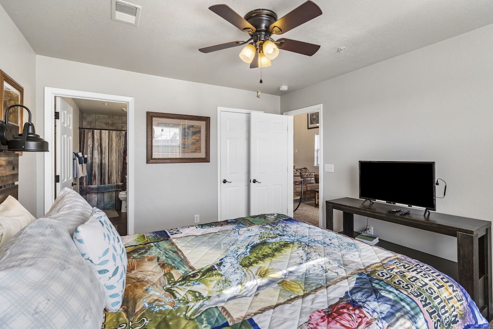 Suite Outlook Resort Amenities Penthouse Close to Downtown Updated - photo 4