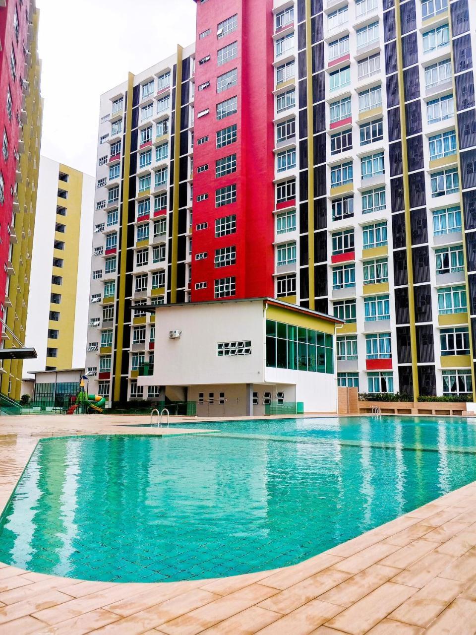 Sinar Violet Homestay — 4-Star Luxury Hotel in Kuantan, Malaysia
