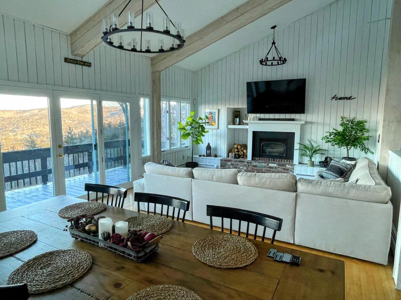 Amazing View Retreat Home — 4-Star Luxury Hotel in Campton, United States