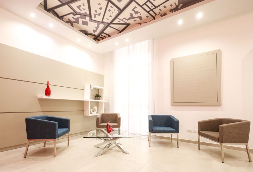 Toledo 16 Luxury Suites — 4-Star Luxury Hotel in Naples, Italy