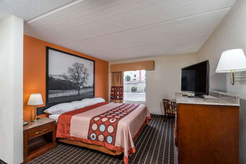 Super 8 by Wyndham Dandridge - photo 10