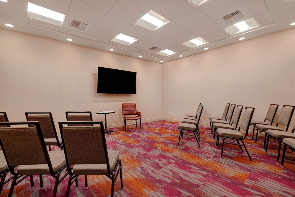 Home2 Suites by Hilton Las Vegas Northwest - photo 45
