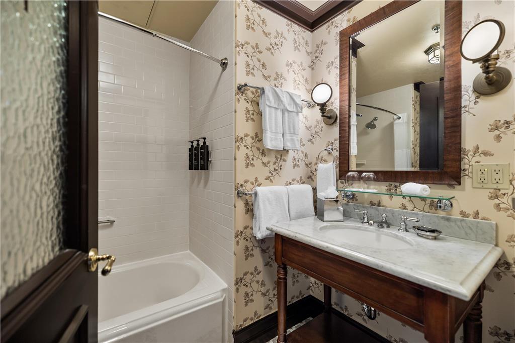 Arctic Club Hotel - photo 10