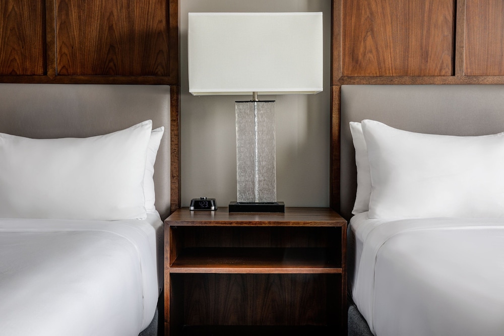Omaha Marriott Downtown at the Capitol District - photo 11