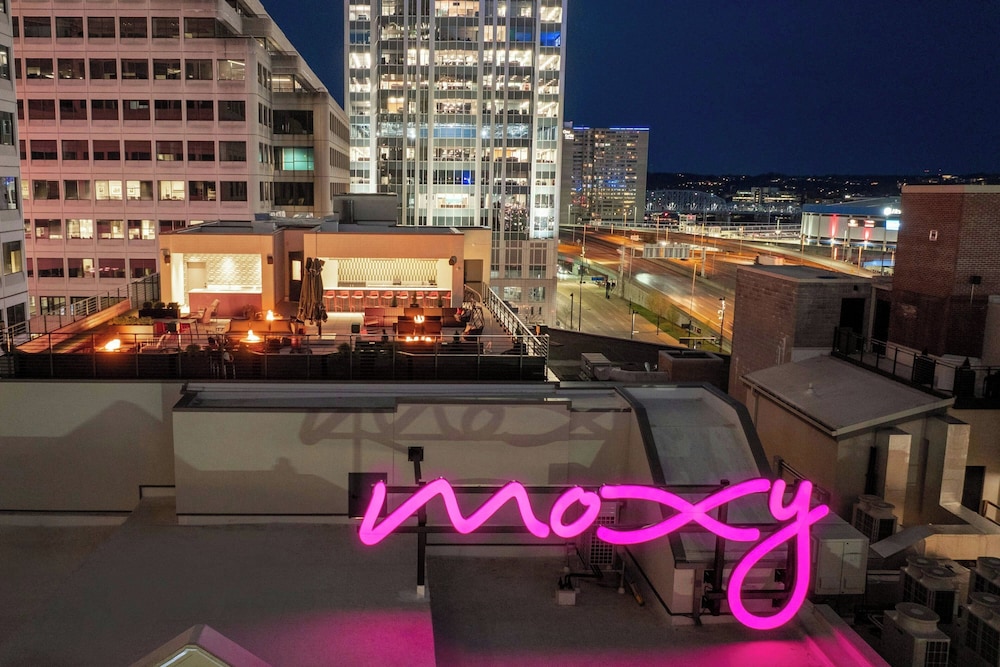 Moxy Cincinnati Downtown - photo 44