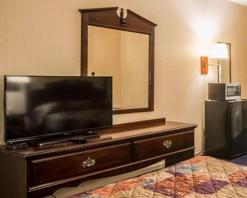 Rodeway Inn Phenix City Columbus - photo 30