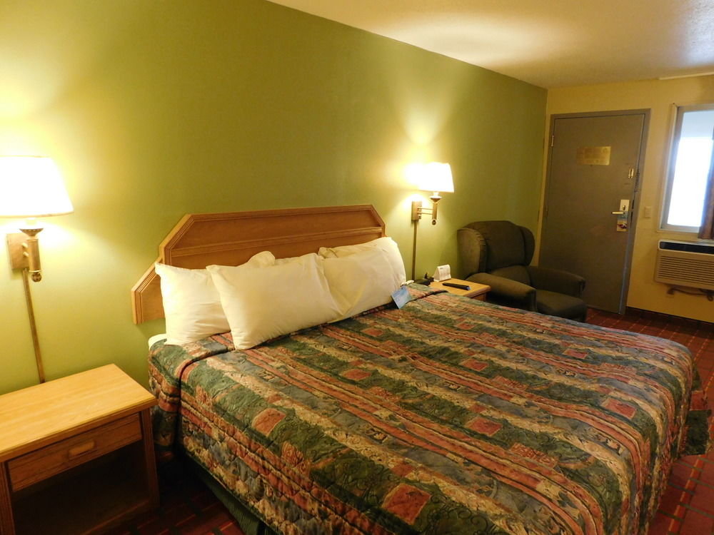 Days Inn Williamsburg - photo 19