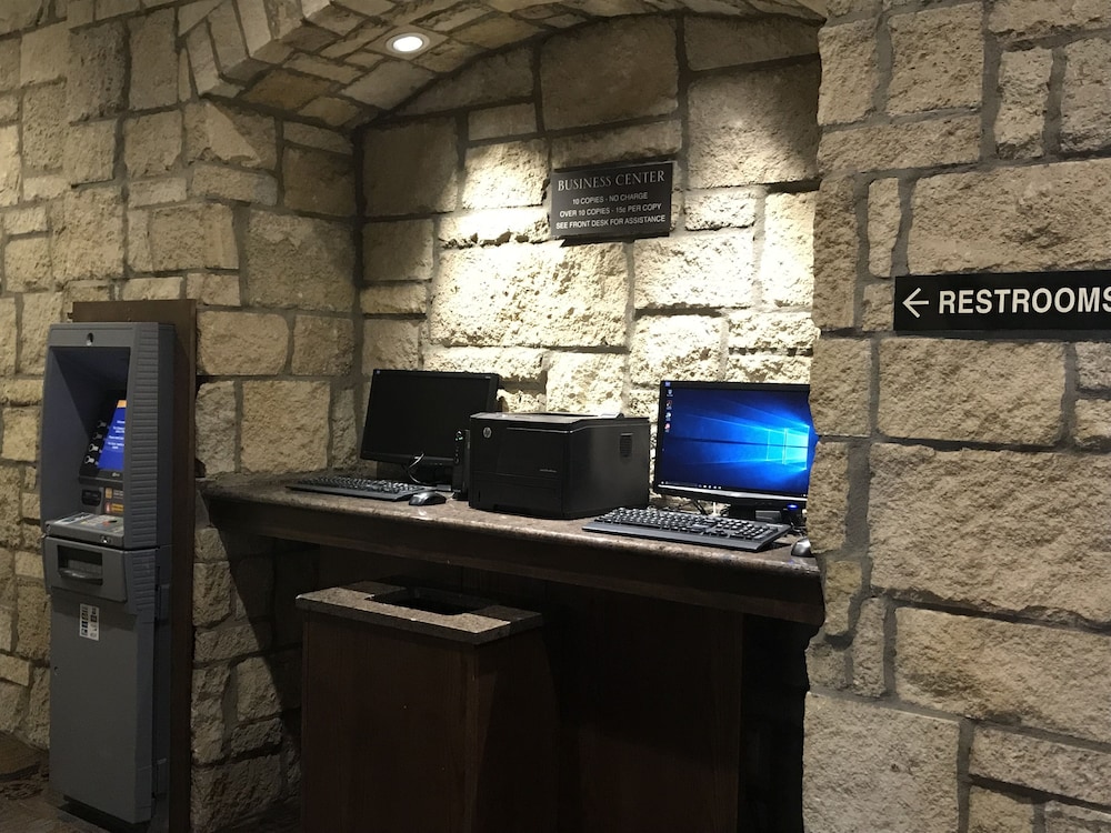 The Oread Lawrence Tapestry Collection by Hilton - photo 108