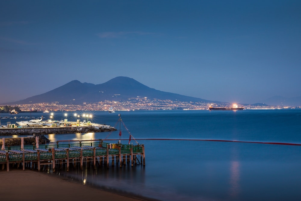 LHP Suite Posillipo — 4-Star Luxury Hotel in Naples, Italy