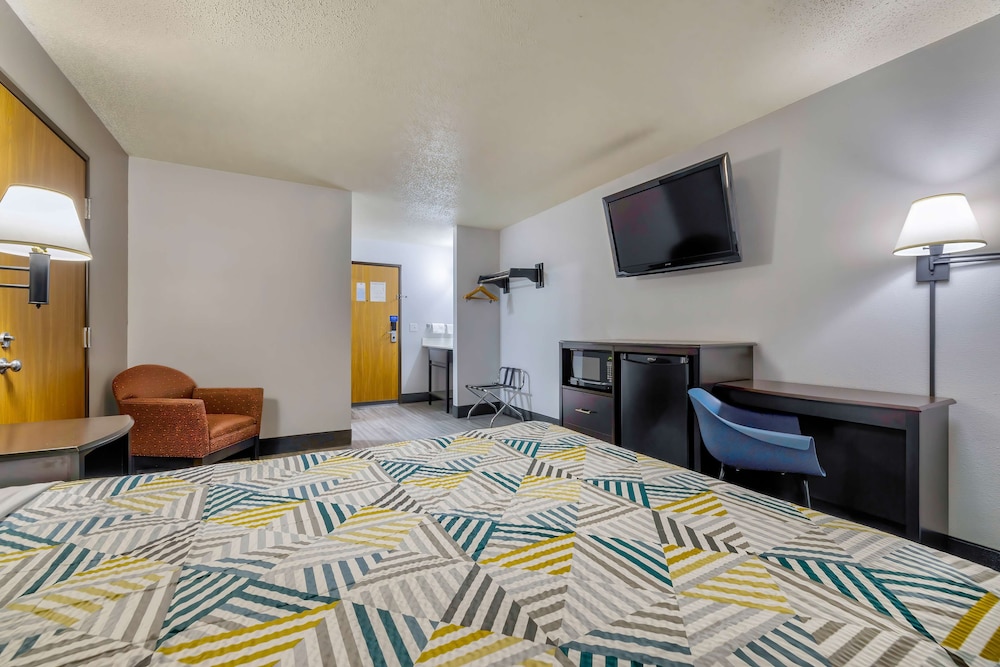 Motel 6 Stuart IA - photo 15
