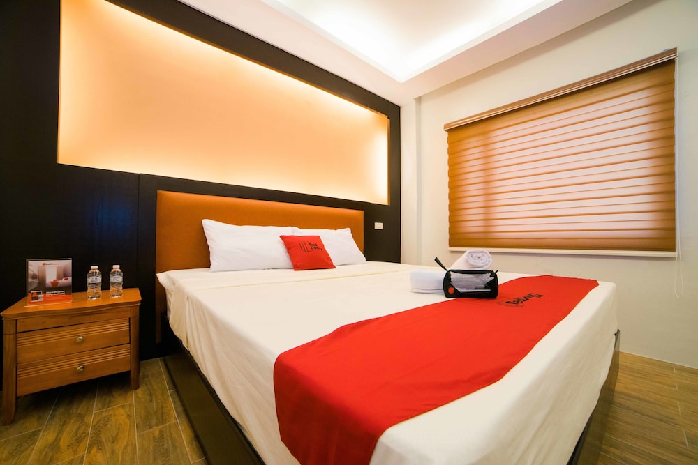 RedDoorz Premium near Trinoma Mall in Quezon, Philippines