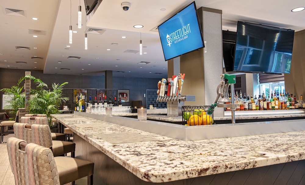 Holiday Inn and Suites Philadelphia W Drexel Hill - photo 65