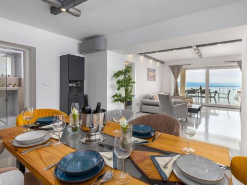 Apartments Bregha Three Bedroom Apartment with Terrace — 4-Star Luxury Hotel in Matulji, Croatia