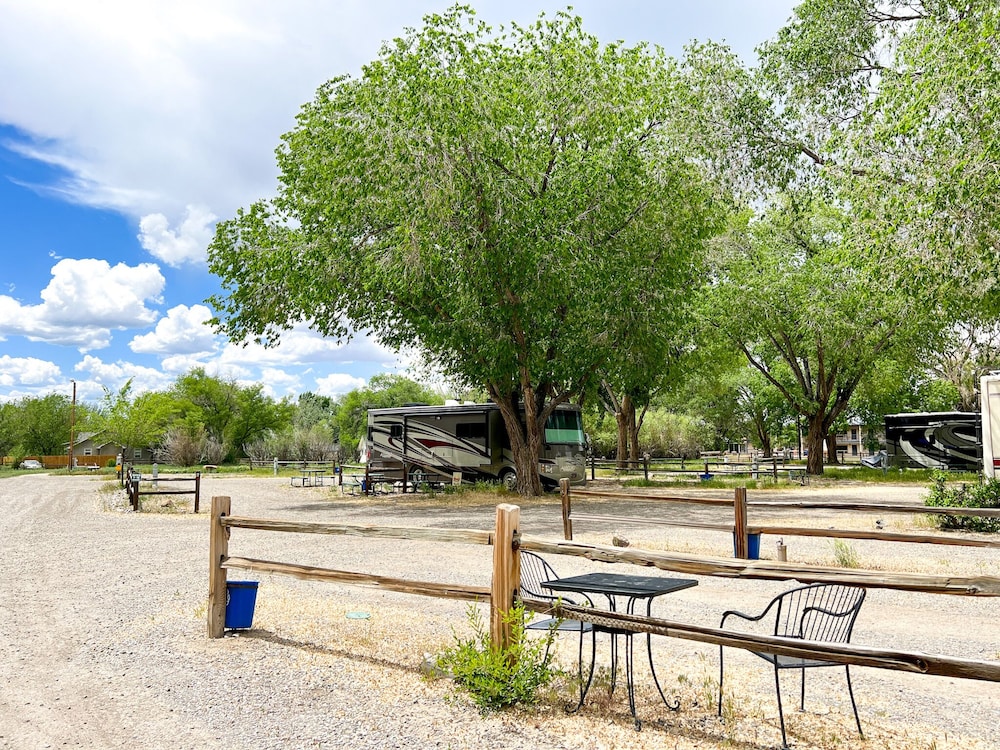 Cedar Creek Lodging & RV Park - photo 67