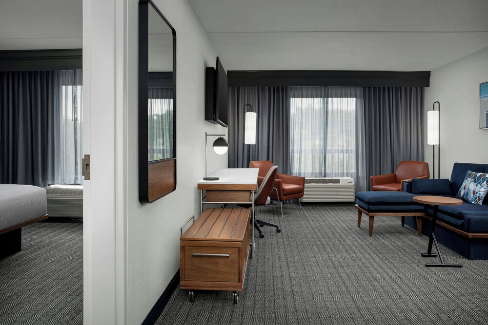 Courtyard by Marriott Bloomington - photo 22